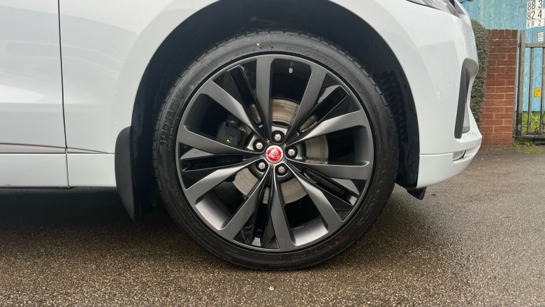 Jaguar F-Pace 3.0d V6 300 Sport 5dr Auto AWD Diesel Estate